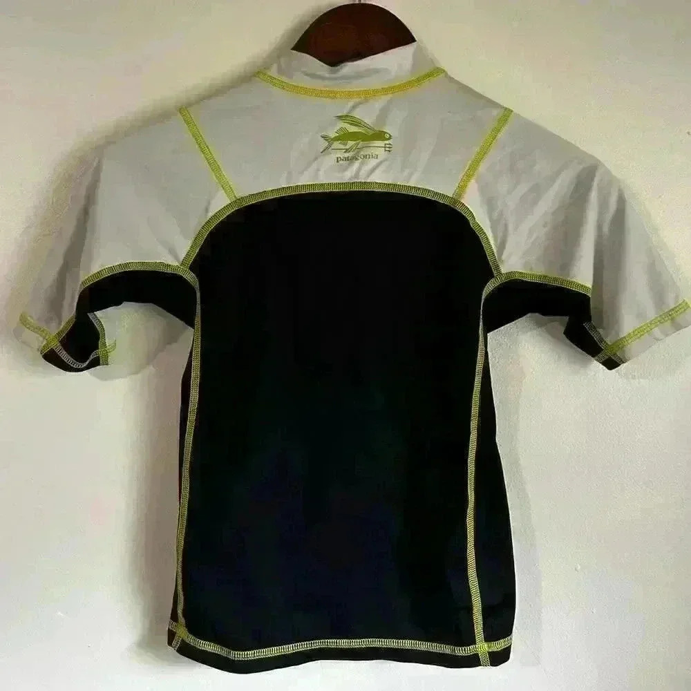 Patagonia Boys Rash Guard Swim Shirt Short Sleeve Gray Black Fish Logo Size M 10